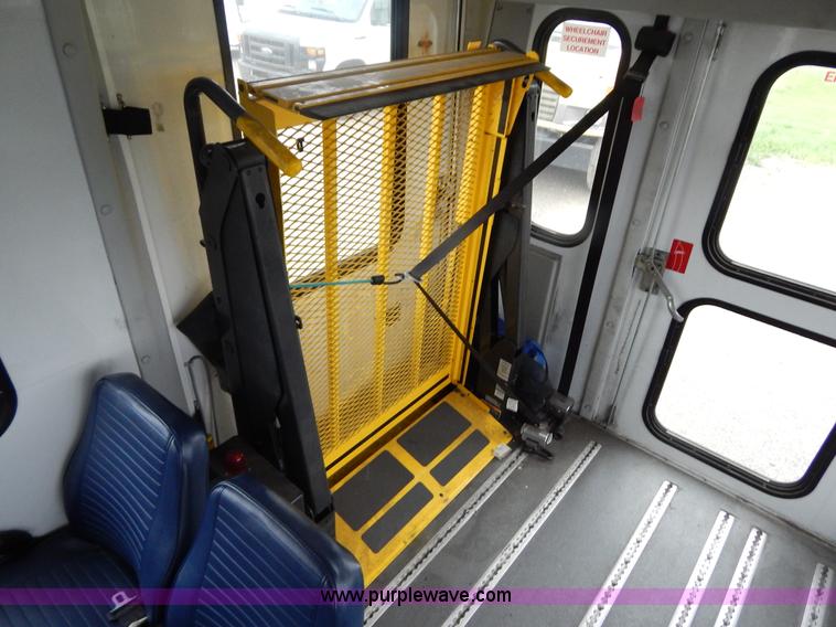 image for item I4681 2009 Ford E450 Goshen bus