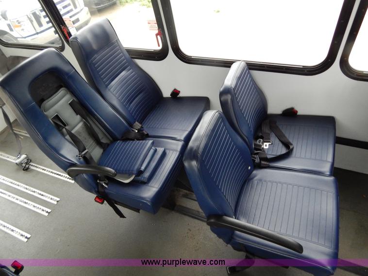 image for item I4681 2009 Ford E450 Goshen bus