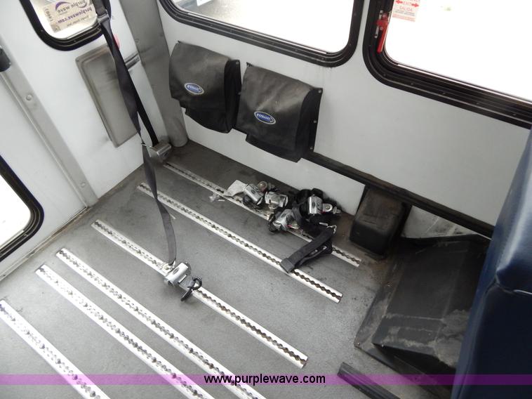 image for item I4681 2009 Ford E450 Goshen bus