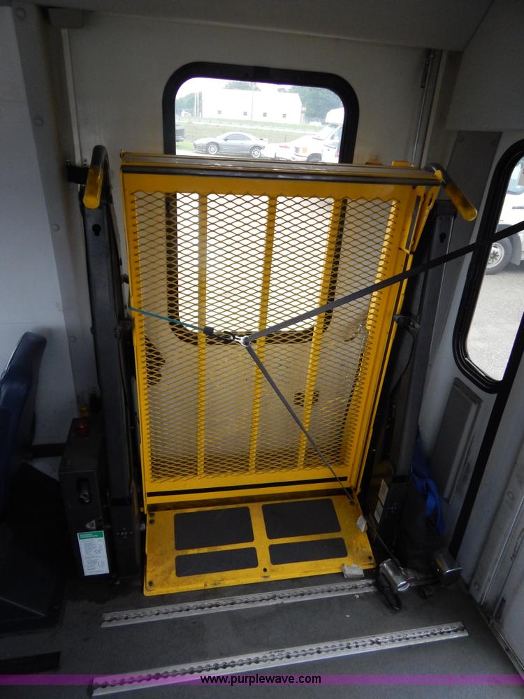 image for item I4681 2009 Ford E450 Goshen bus