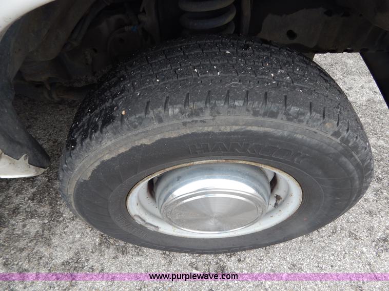 image for item I4683 2006 Ford E350 Super Duty Extended van