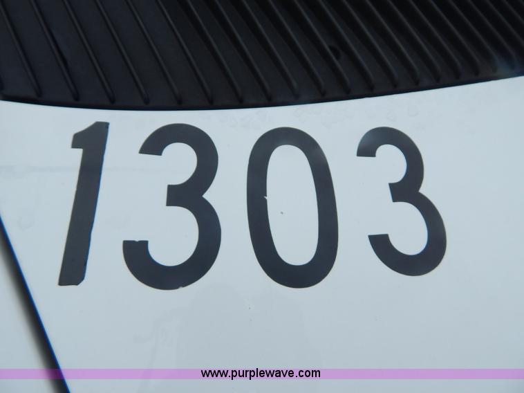 image for item I4683 2006 Ford E350 Super Duty Extended van