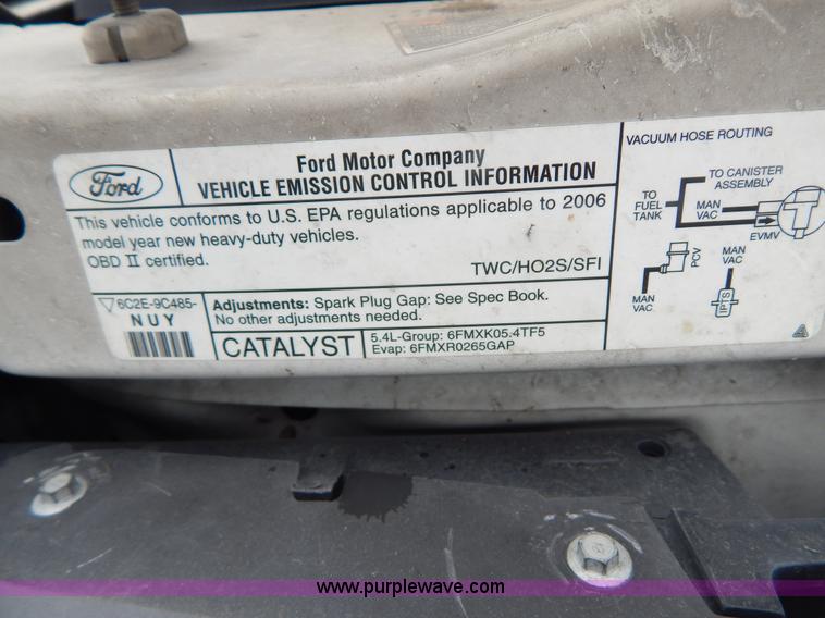 image for item I4683 2006 Ford E350 Super Duty Extended van