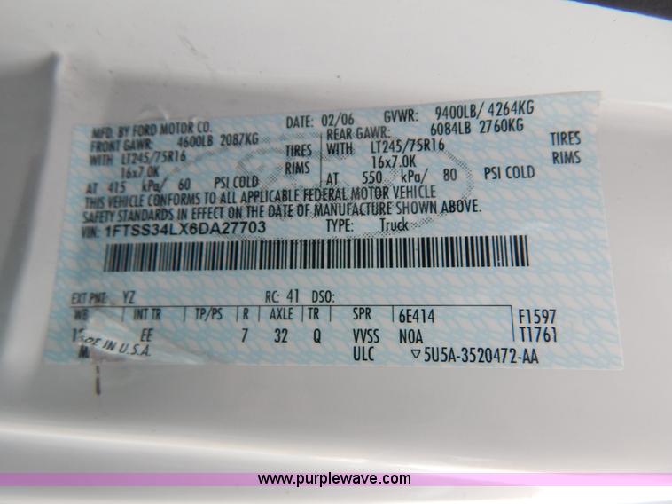 image for item I4683 2006 Ford E350 Super Duty Extended van