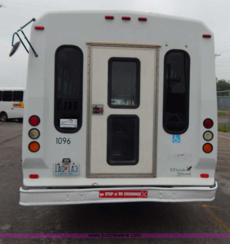 image for item I4684 2002 Ford Econoline E450 Braun bus