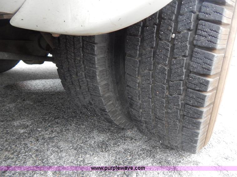 image for item I4684 2002 Ford Econoline E450 Braun bus