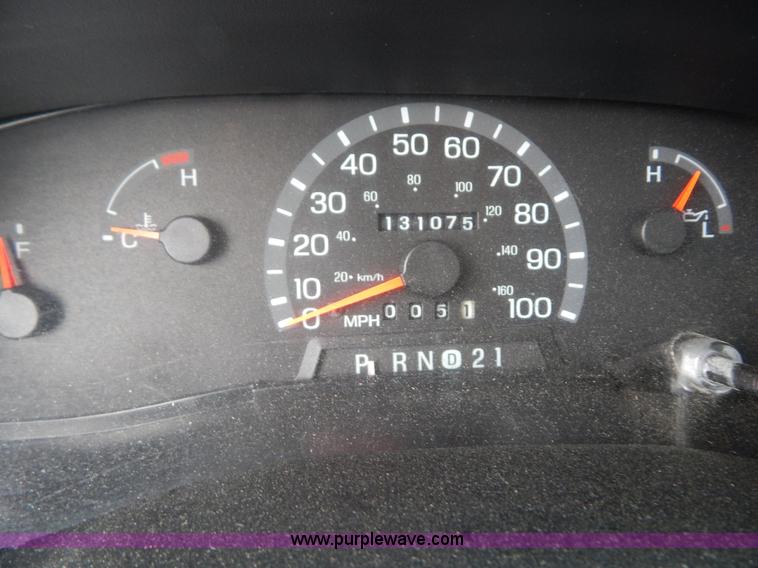 image for item I4684 2002 Ford Econoline E450 Braun bus