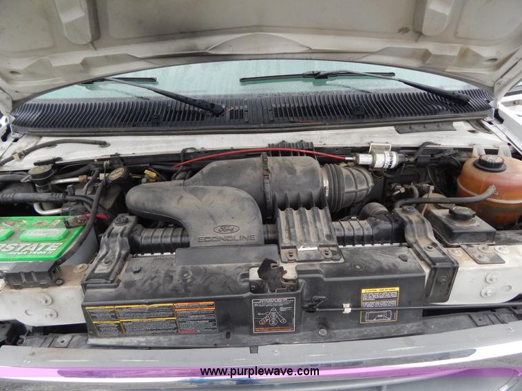 image for item I4685 2001 Ford Econoline E450 Diamond Coach bus