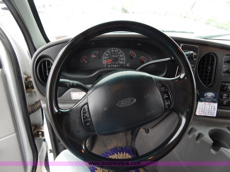 image for item I4685 2001 Ford Econoline E450 Diamond Coach bus
