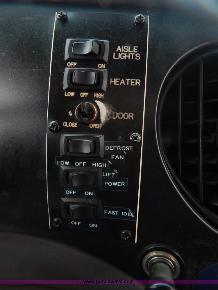 image for item I4685 2001 Ford Econoline E450 Diamond Coach bus