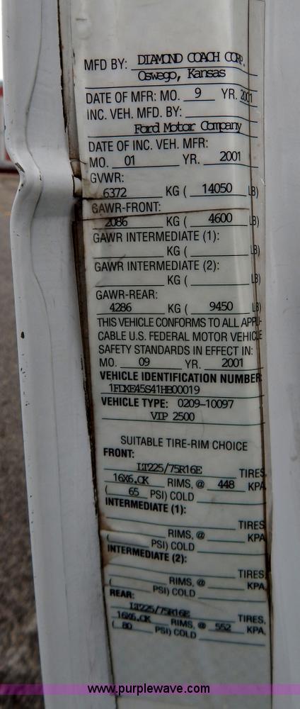 image for item I4685 2001 Ford Econoline E450 Diamond Coach bus