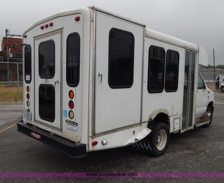 image for item I4686 2003 Ford E350 Goshen bus
