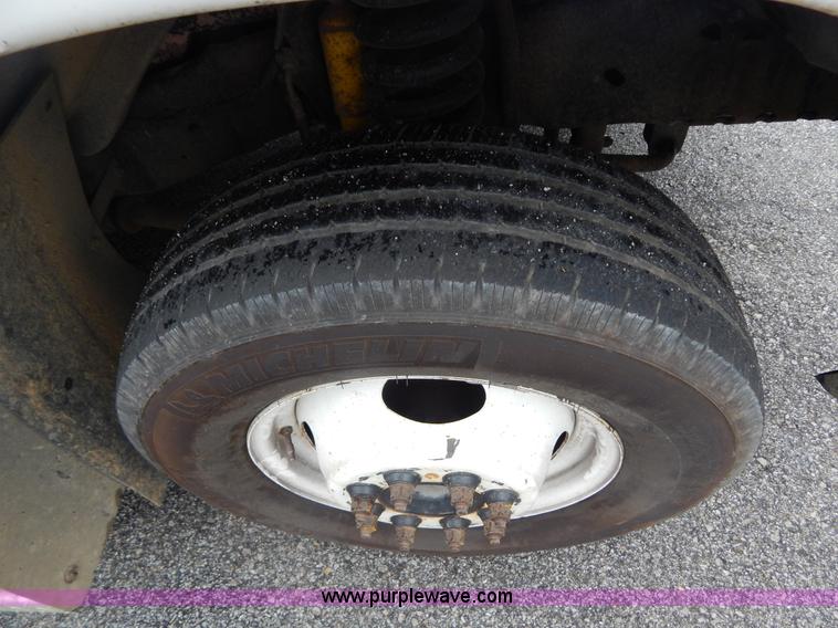 image for item I4686 2003 Ford E350 Goshen bus