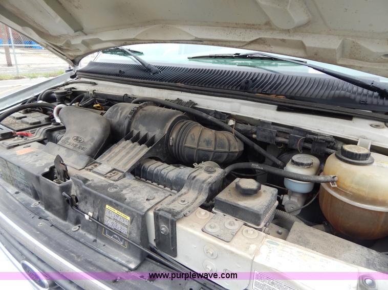 image for item I4686 2003 Ford E350 Goshen bus