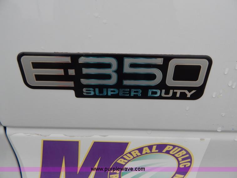 image for item I4686 2003 Ford E350 Goshen bus