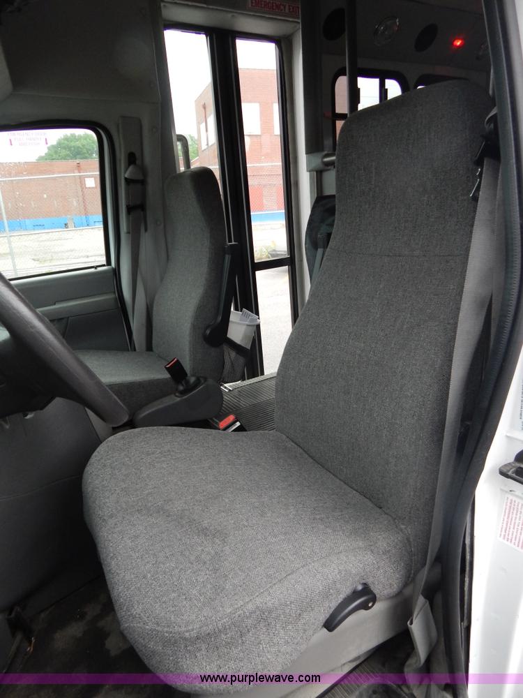 image for item I4686 2003 Ford E350 Goshen bus