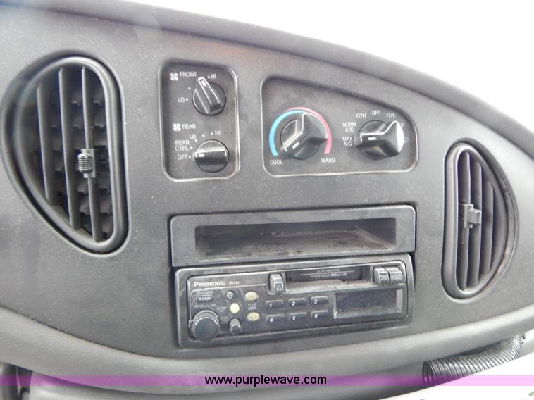 image for item I4686 2003 Ford E350 Goshen bus