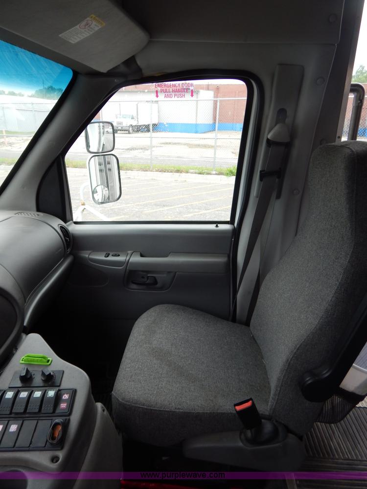 image for item I4686 2003 Ford E350 Goshen bus