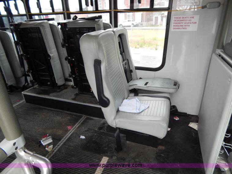 image for item I4686 2003 Ford E350 Goshen bus