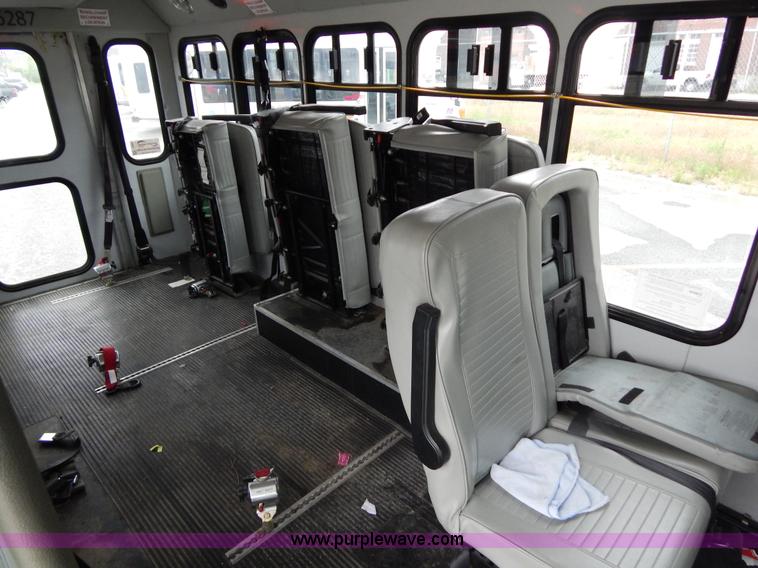 image for item I4686 2003 Ford E350 Goshen bus