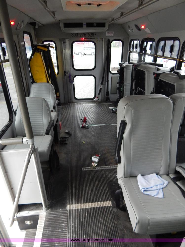 image for item I4686 2003 Ford E350 Goshen bus