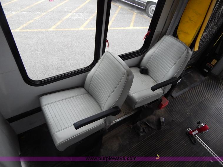 image for item I4686 2003 Ford E350 Goshen bus