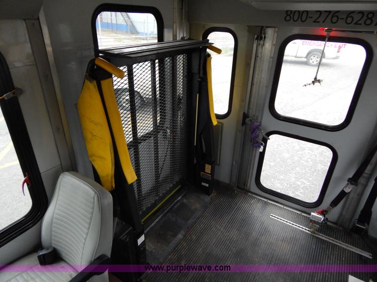 image for item I4686 2003 Ford E350 Goshen bus