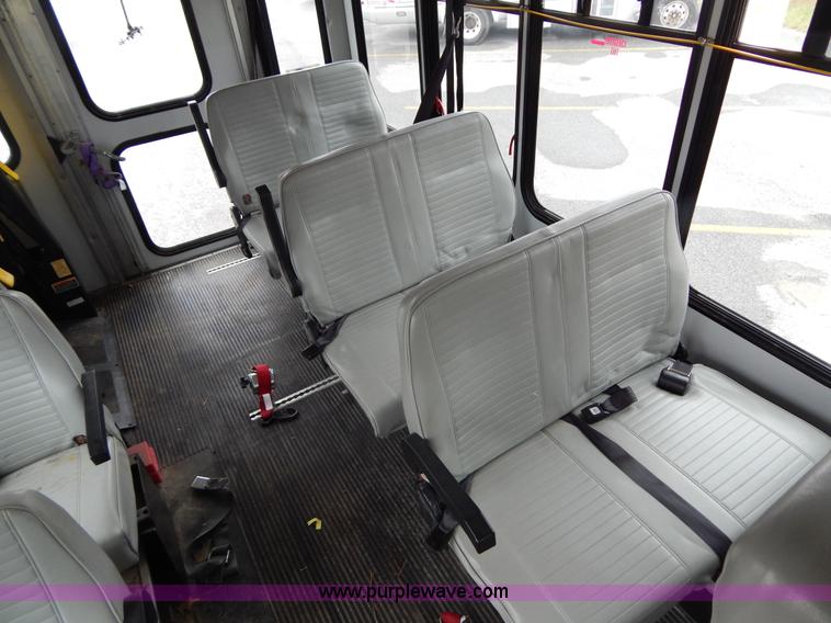 image for item I4686 2003 Ford E350 Goshen bus