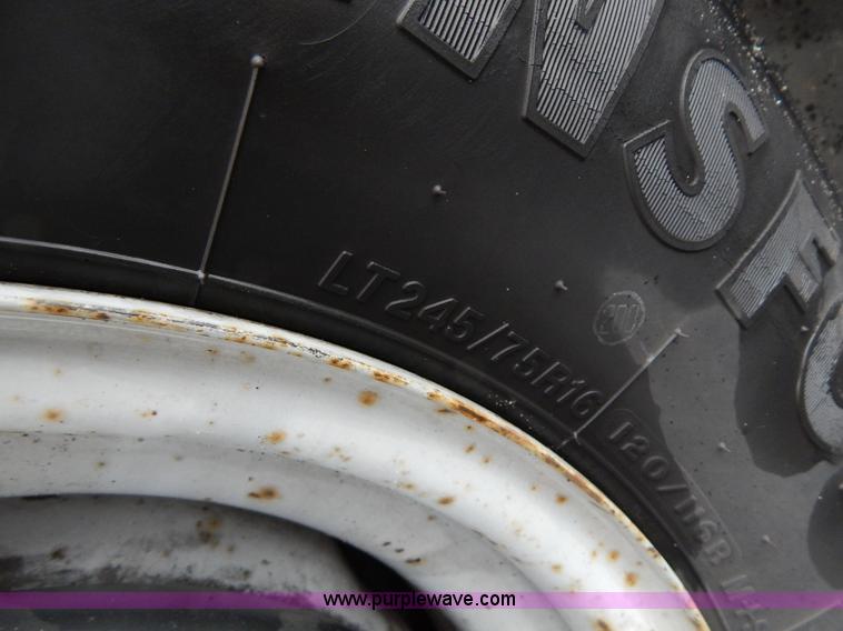 image for item I4688 2005 Ford E350 van