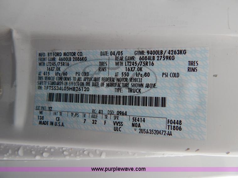 image for item I4688 2005 Ford E350 van