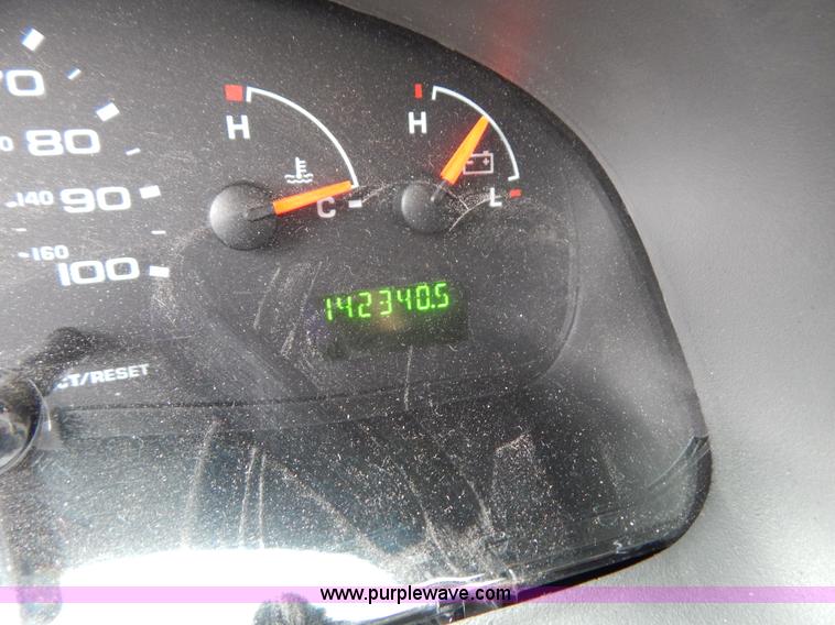 image for item I4688 2005 Ford E350 van