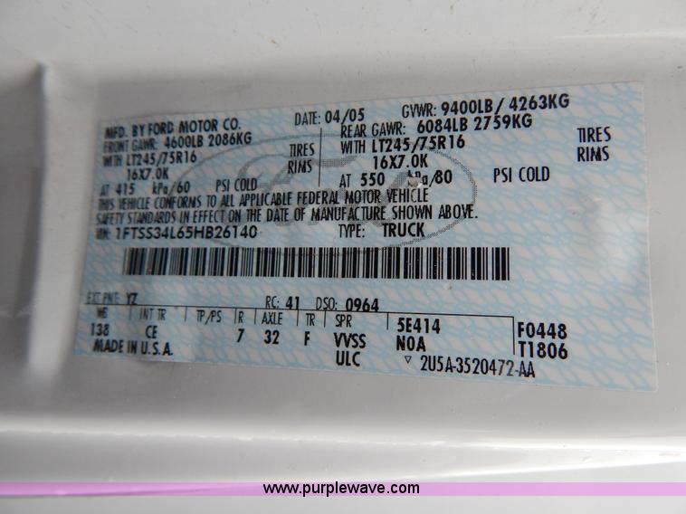 image for item I4689 2005 Ford E350 van