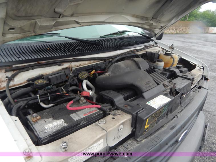 image for item I4691 2005 Ford E350 van