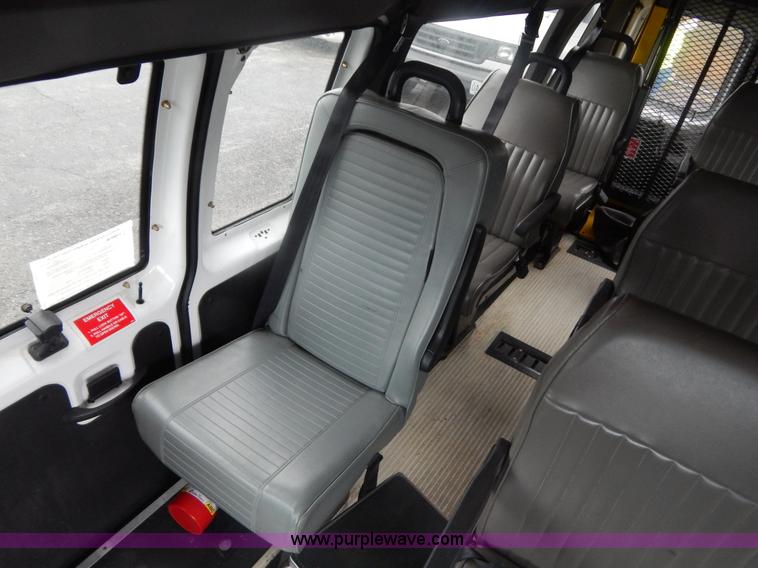 image for item I4691 2005 Ford E350 van