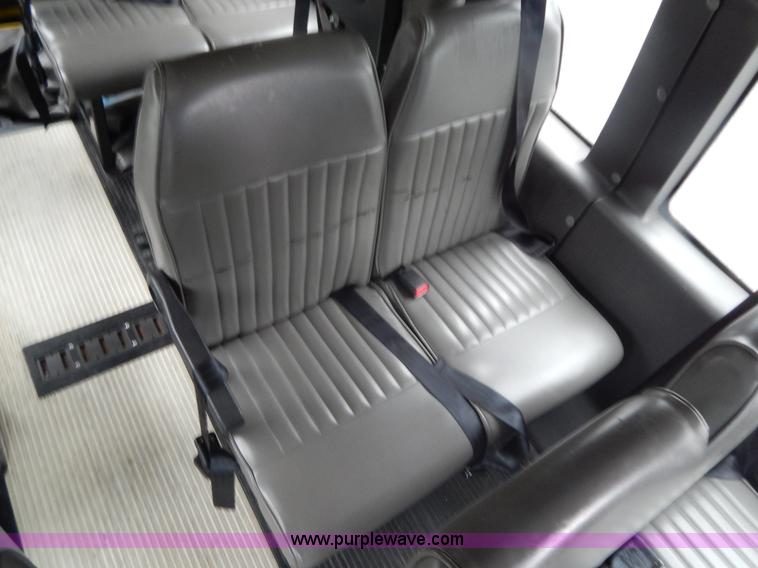 image for item I4691 2005 Ford E350 van