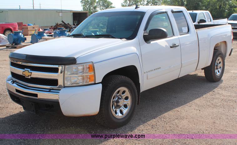 image for item J2171 2008 Chevrolet Silverado 1500 Ext. Cab pickup truck