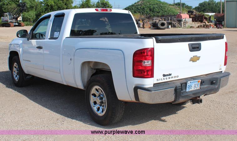 image for item J2171 2008 Chevrolet Silverado 1500 Ext. Cab pickup truck
