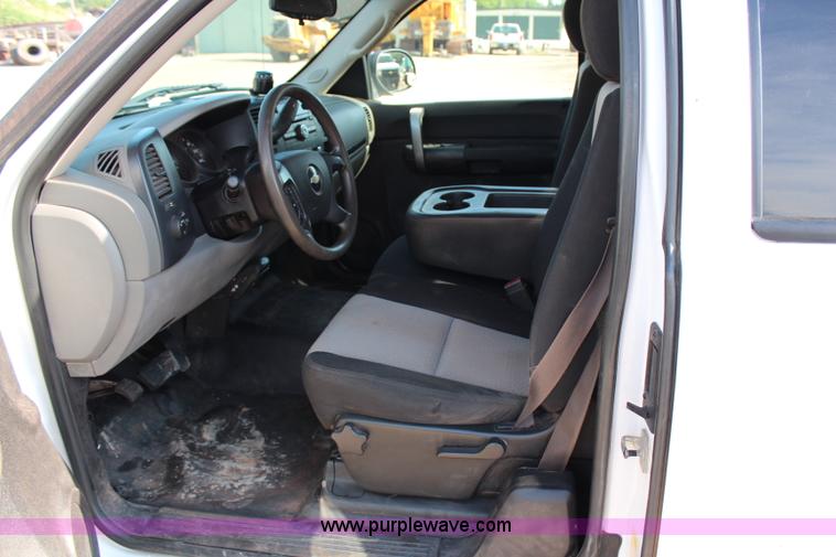 image for item J2171 2008 Chevrolet Silverado 1500 Ext. Cab pickup truck