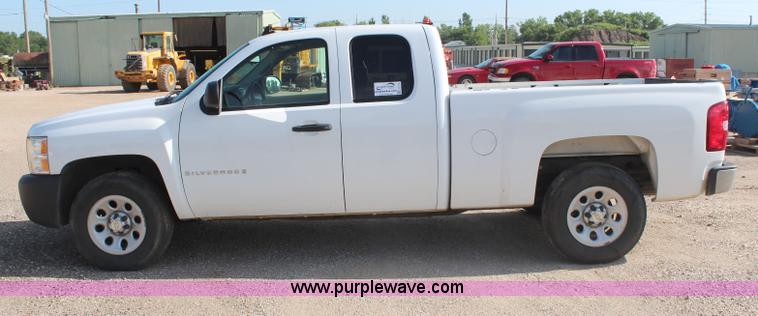 image for item J2172 2007 Chevrolet Silverado 1500 Ext. Cab pickup truck
