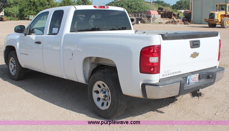 image for item J2172 2007 Chevrolet Silverado 1500 Ext. Cab pickup truck