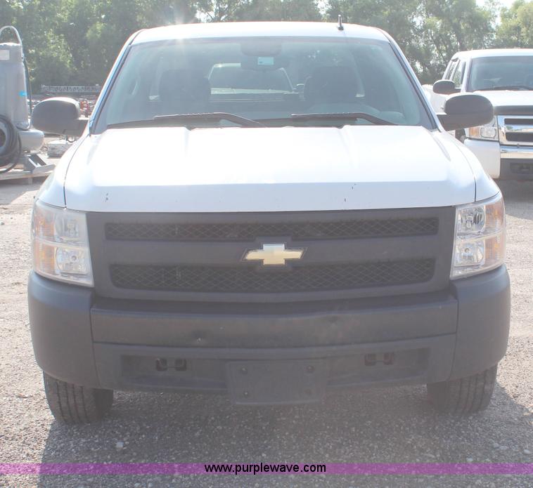 image for item J2172 2007 Chevrolet Silverado 1500 Ext. Cab pickup truck