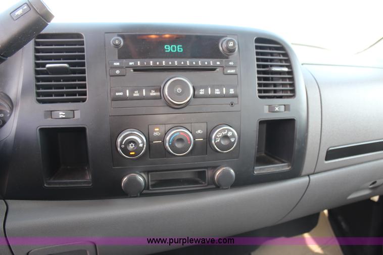 image for item J2172 2007 Chevrolet Silverado 1500 Ext. Cab pickup truck