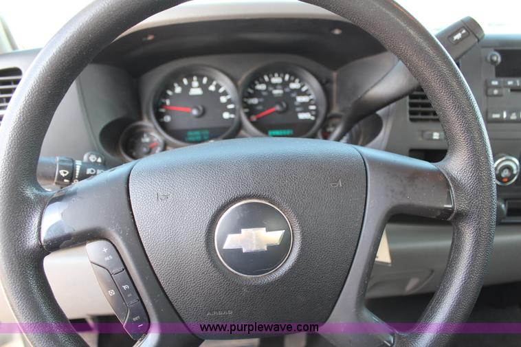 image for item J2172 2007 Chevrolet Silverado 1500 Ext. Cab pickup truck