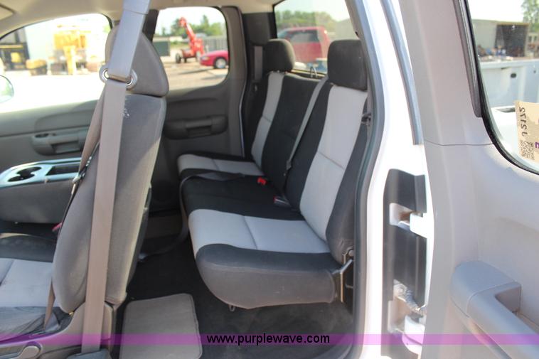 image for item J2172 2007 Chevrolet Silverado 1500 Ext. Cab pickup truck