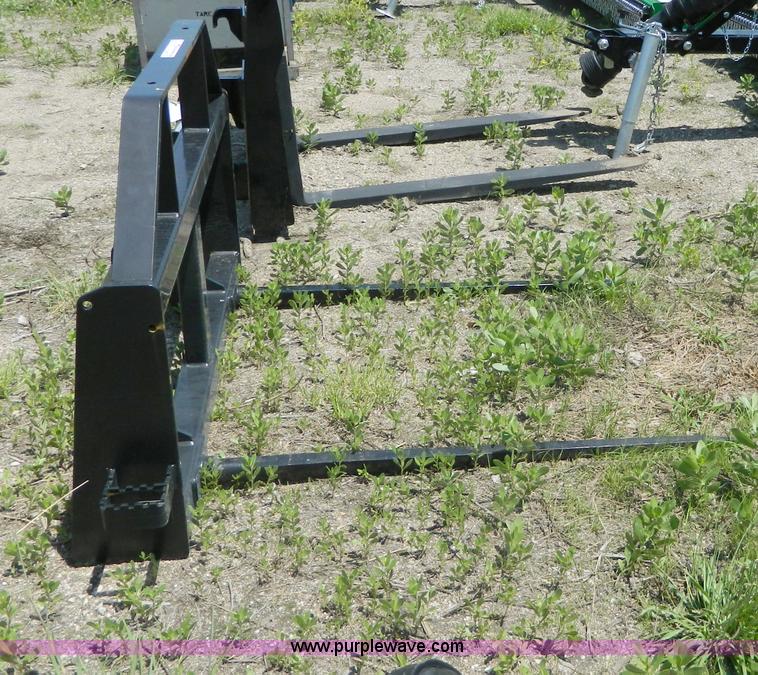 image for item AD9805 Land Pride BS20 bale spear