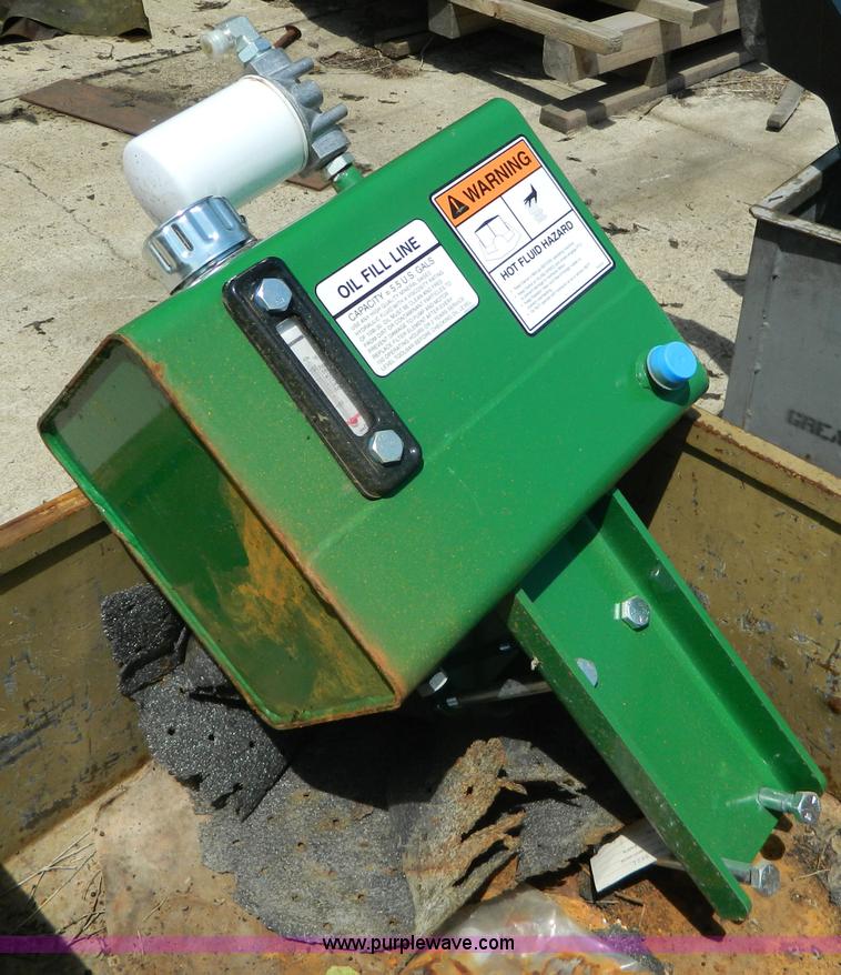 image for item AL9869 (2) oil reservoir tanks