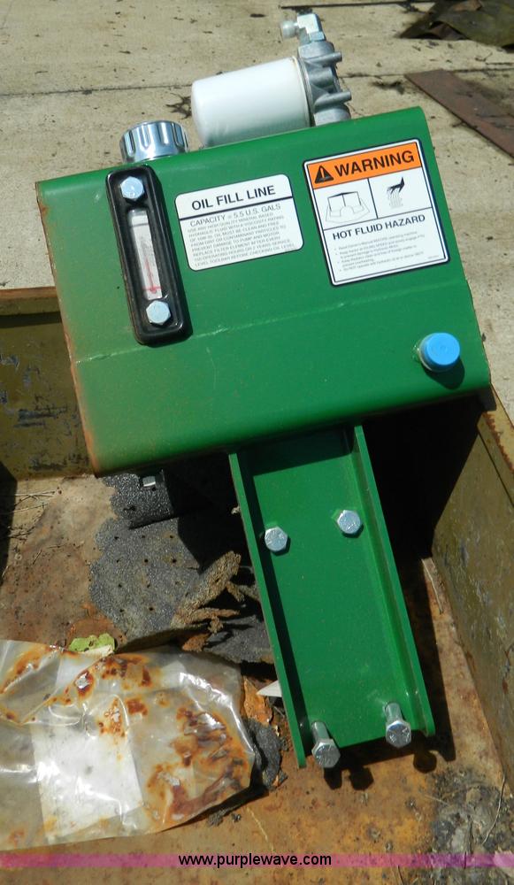 image for item AL9869 (2) oil reservoir tanks