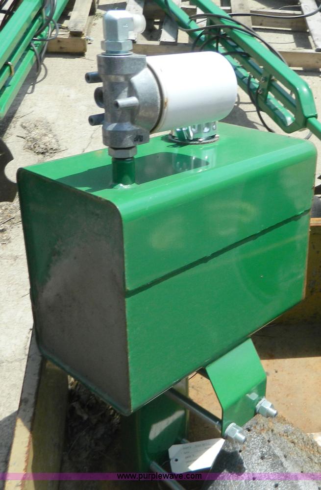 image for item AL9869 (2) oil reservoir tanks