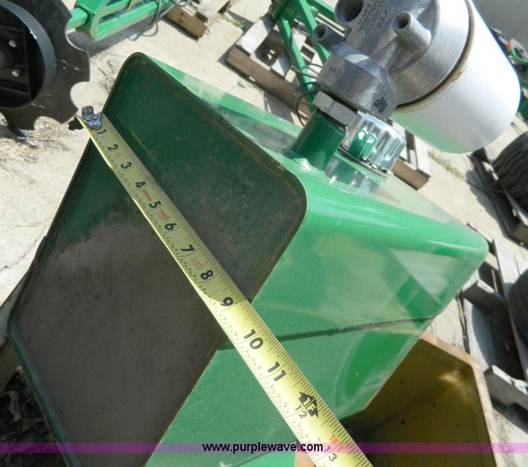 image for item AL9869 (2) oil reservoir tanks