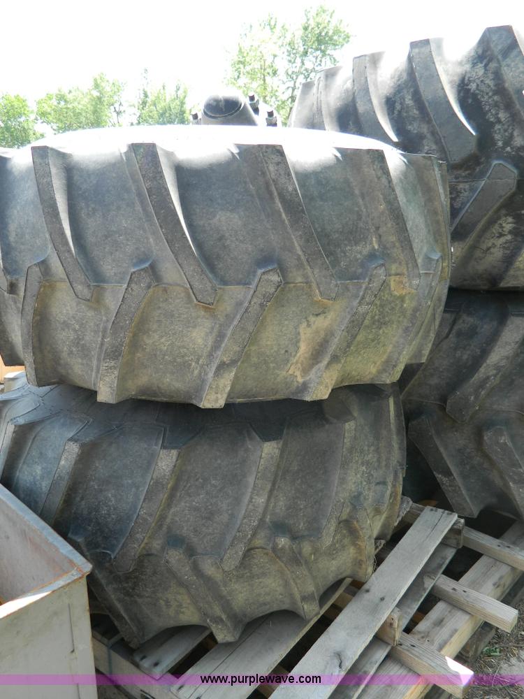 image for item AL9871 (2) 21.5L-16.1 power implement tires and wheels